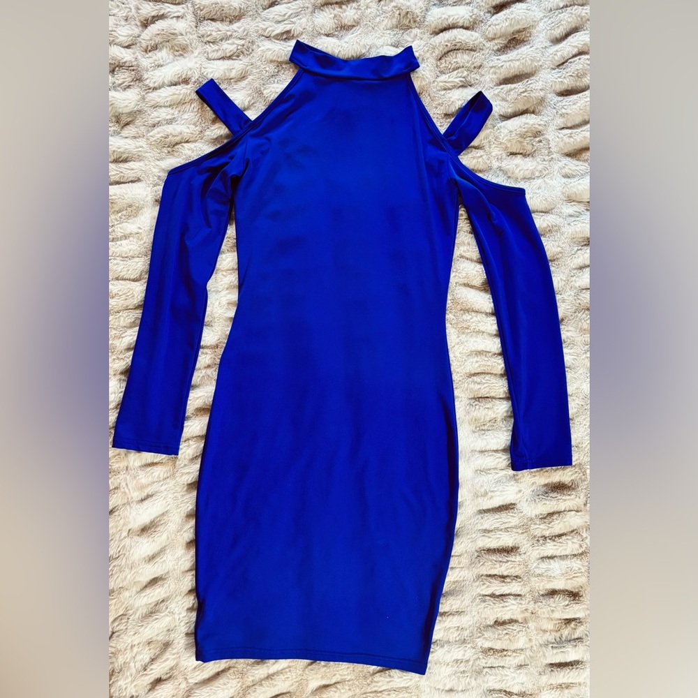 Cold-Shoulder Long Sleeve Bodycon Dress in Royal Blue